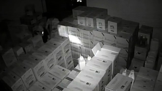 Câmera de monitoramento registra ação de ladrões em empresa de insumos agrícolas, em Braganey