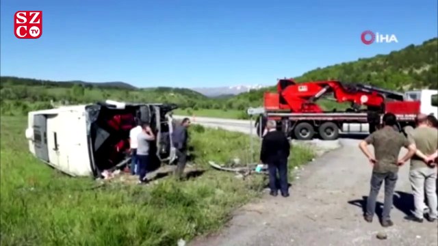 Erzincan’da yolcu otobüsü devrildi: 19 yaralı