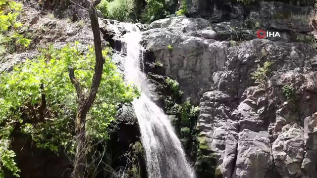 Manisa Türkmen Şelalesi doğa güzelliği ile hayran bırakıyor