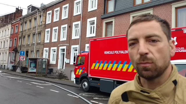 L'intervention des pompiers à la suite de l'incendie, à Dison de