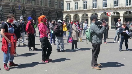 - Paris’te kültür ve sanat çalışanlarından protesto
