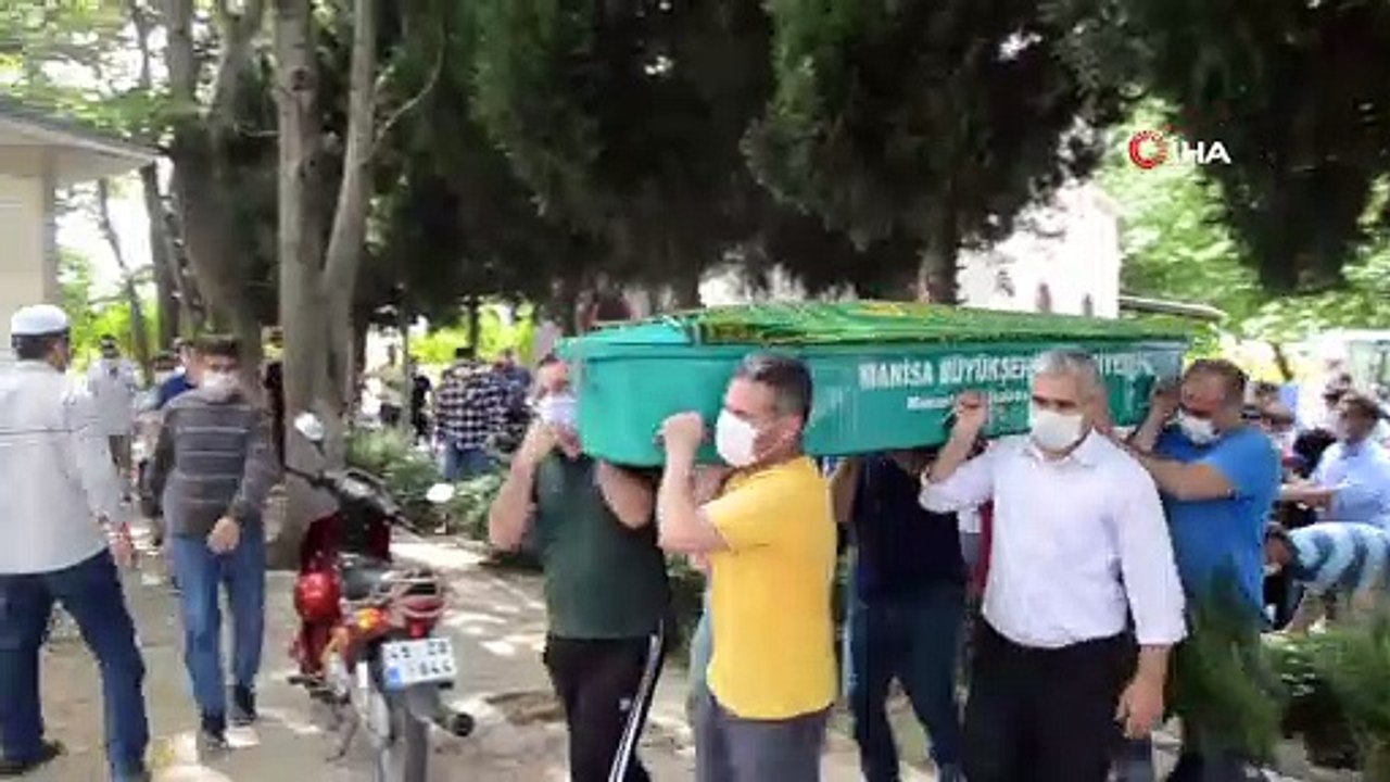 Kazada hayatını kaybeden iki kardeş yan yana defnedildi