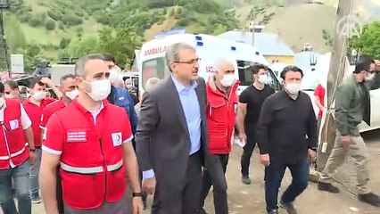 Depremin ardından Elmalı Köyü'nde yaralar sarılmaya başlandı