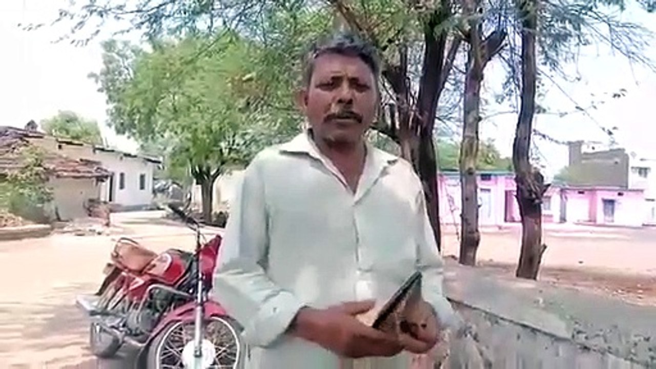 रिश्वत न देने के कारण गरीब को आवास से वंचित, दर-दर भटक रहा है लोग