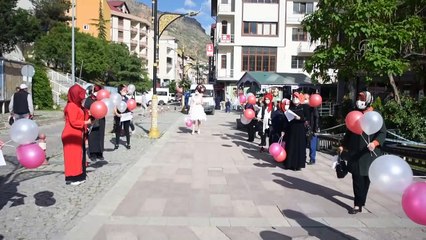 Koronavirüse karşı "maskeli gelinlik" görücüye çıktı - GÜMÜŞHANE