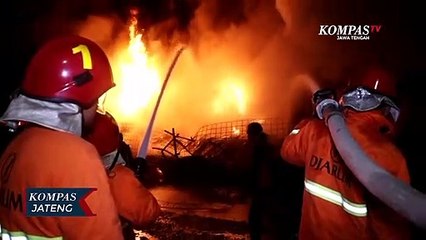 Gudang Ban Terbakar , Jalur Pantura Macet