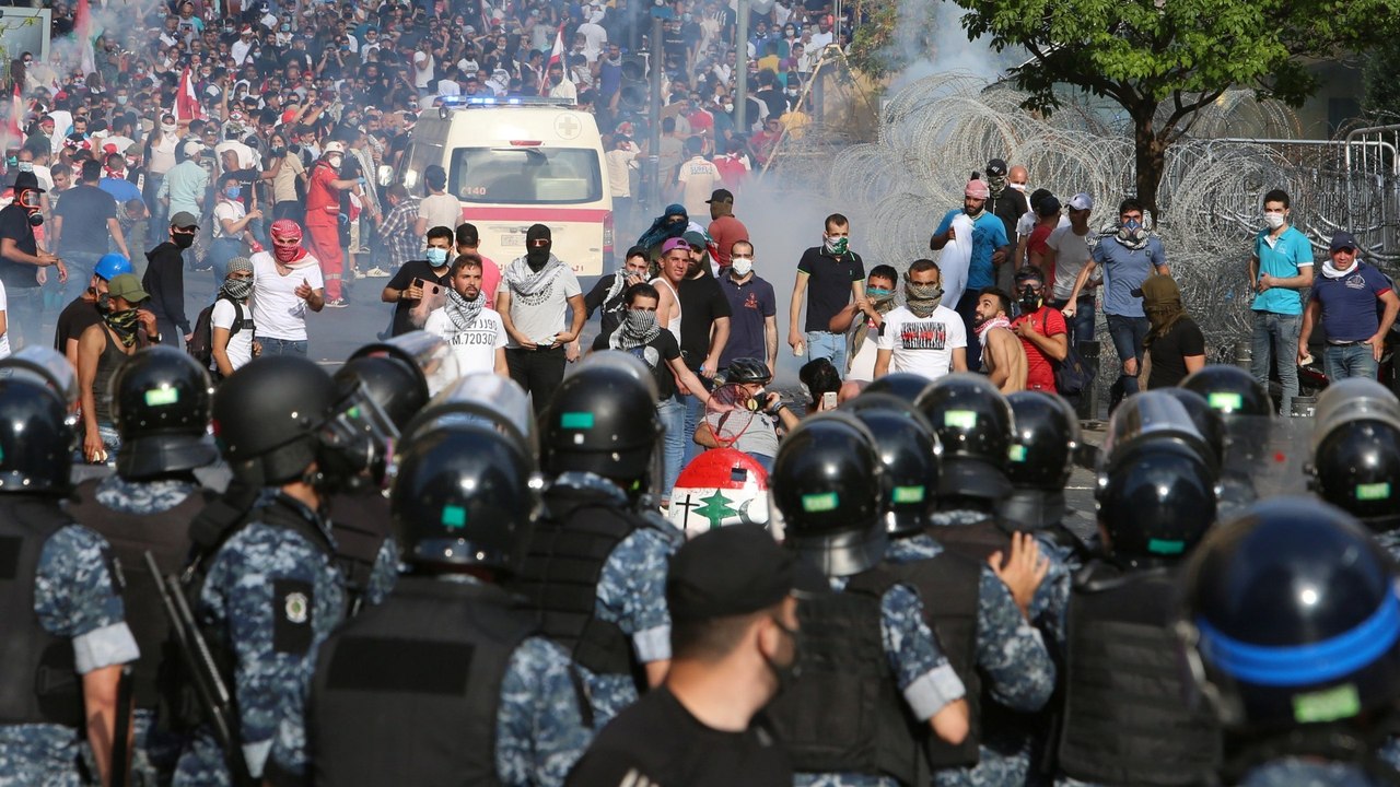 Tear gas, stone throwing as Beirut demonstration turns violent