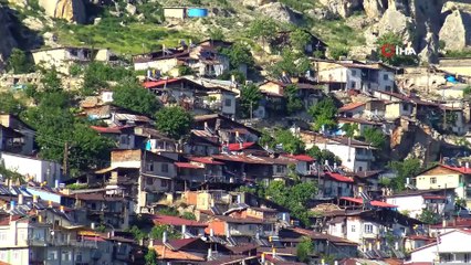 Doğası ve turkuaz renkli baraj gölüyle görenleri mest ediyor