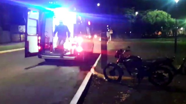 Dois homens ficam feridos após queda de moto no bairro Alto Alegre