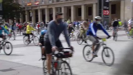 Zaragoza se sube a la bicicleta para exigir que se extienda su uso