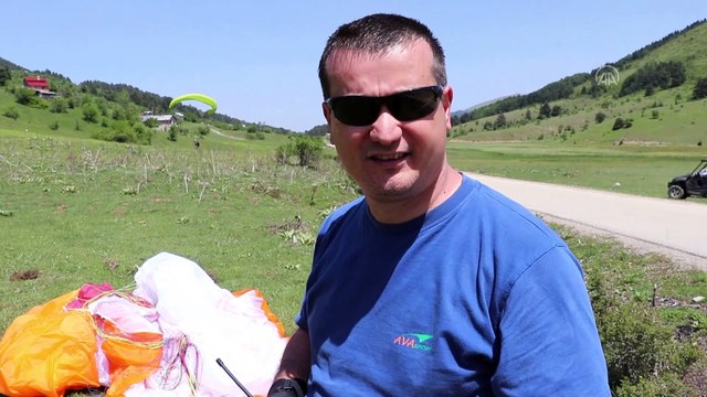 Abant'ta yamaç paraşütü keyfi - BOLU