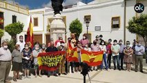 Homenajean con velas y flores el Sagrado Corazón destrozado por antifascistas en Sevilla