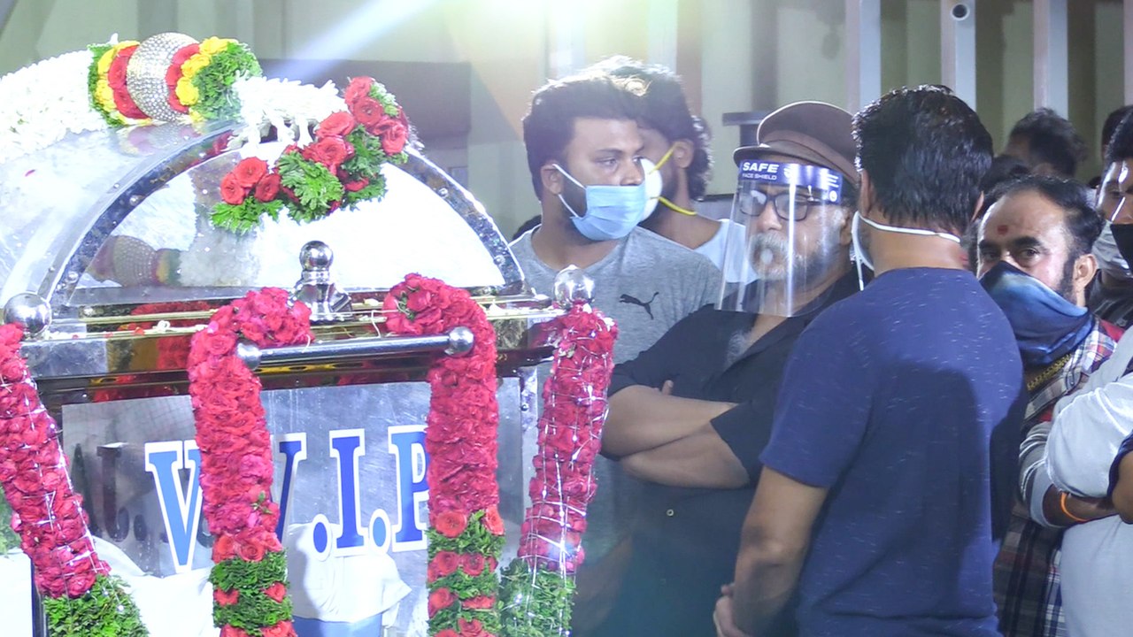 ಚಿರು ಸರ್ಜಾ ಅಂತಿಮ ಯಾತ್ರೆ ಹೇಗಿತ್ತು ನೋಡಿ | Chiranjeevi Sarja | FILMIBEAT KANNADA