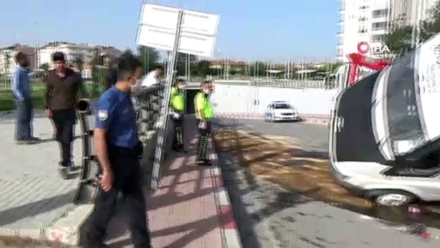 Karaman’da tarım işçilerini taşıyan minibüs devrildi: 4 yaralı