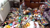 Annesiyle bozuk oyuncakları tamir etti, 11 bin çocuğu sevindirdi