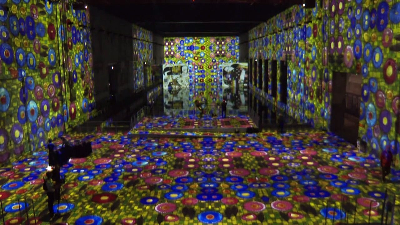 Weltweit größte Zentrum für digitale Kunst eröffnet auf ehemaliger Militärbasis