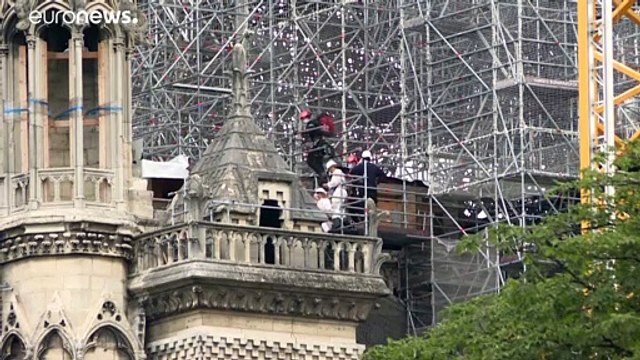 «Ξηλώνεται» η Παναγία των Παρισίων