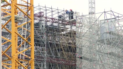 Andaimes de Notre-Dame começam a ser desmontados