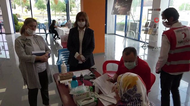 AK Parti'den Kızılay’a kan bağışı desteği