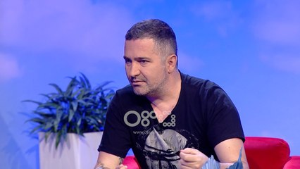 Why?Not - Grekja e lindur në Amerikë e fiksuar pas Devis Xherahut, i ati i vajzës: Martohu me të