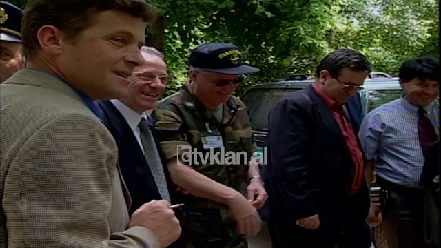 Ministri i Rendit Spartak Poci ne Kukes (20 Maj 2000)