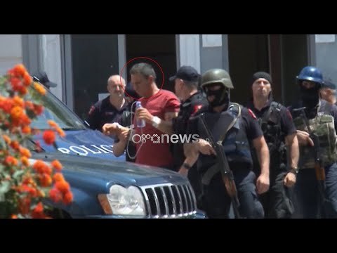 Ora News - Elbasan: Plagoset me snajper Ardian Çapja, gjendet e djegur makina e autorëve