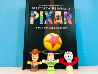 PIXAR Pop-up Movie Book and TOY STORY Figures Forky Woody Buzz Lightyear