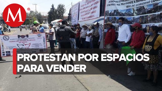 Comerciantes bloquean ambos sentidos de la avenida Eduardo Molina