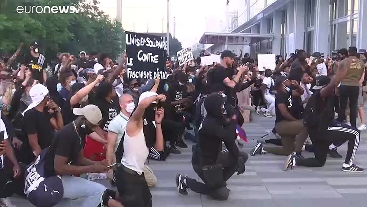 "Null Toleranz" gegen Rassismus und Polizeigewalt - und keine Würgegriffe mehr