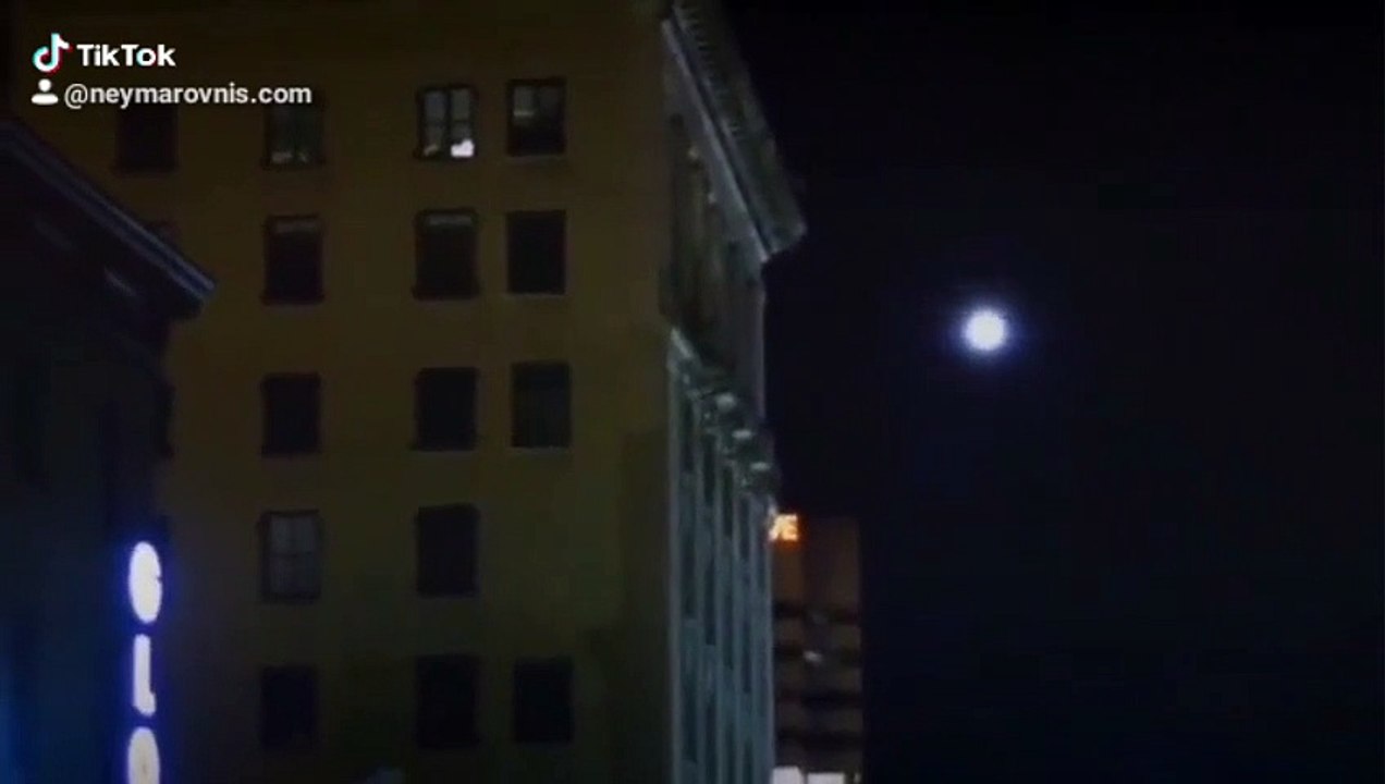 Ovnis en plena ciudad