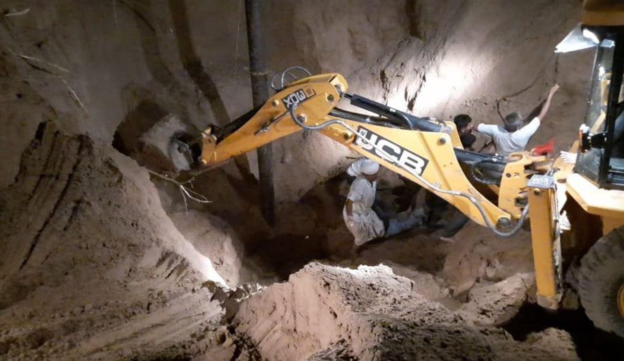 Death due to being buried in mud in lohawat