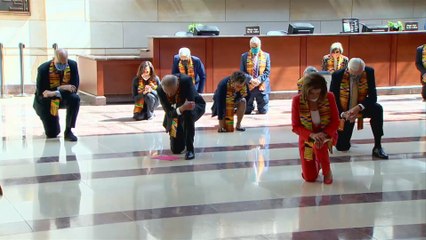 المحتجون في الولايات المتحدة يشيعون جثمان جورج فلويد