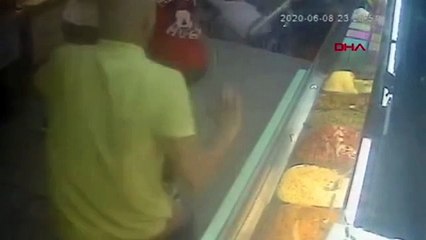 Ortaköy Kumpirciler Çarşısı'ndaki çökme anı