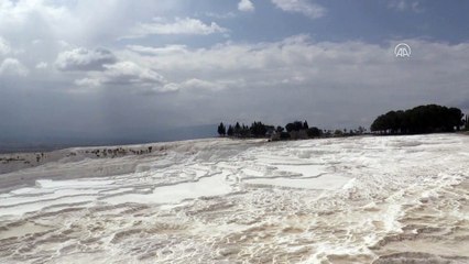 Pamukkale'yi 8 günde 2 bin kişi ziyaret etti - DENİZLİ