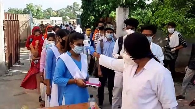 70 केन्द्रों पर 14782 परीक्षार्थी हुए सम्मिलित, थर्मल स्क्रीनिंग के बाद मिला प्रवेश