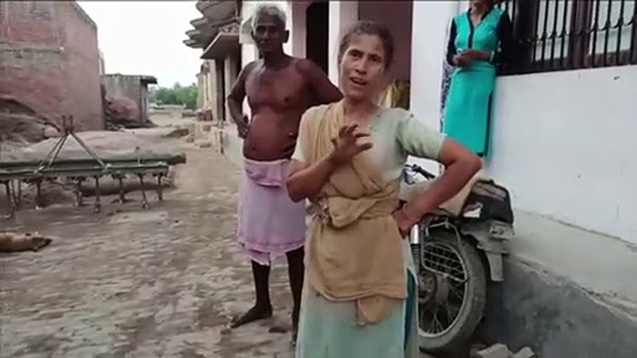 प्रधान द्वारा अधूरा शौचालय बनवाने पर लाभार्थी खुले में शौच करने को मजबूर