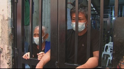 Philippines police 'committing abuses' in imposing lockdown