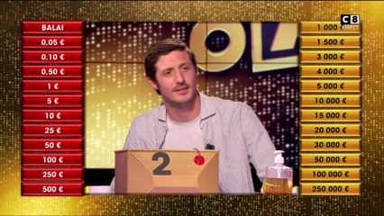 Grégoire, ancien candidat de la "Star Academy 5" tente sa chance dans "À prendre ou à laisser"