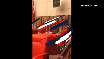 CHP'li vekiller, çalışmaları geciktirmek için kabinden uzun süre bekledi