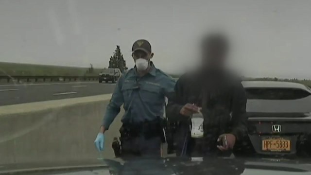 미 흑인, 과속단속 경찰의 6발 총격에 사망...또 과잉진압 논란 / YTN