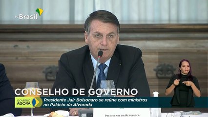 Bolsonaro espera reabertura rápida dos comércios após fala da OMS sobre assintomáticos