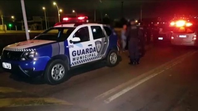 Trafegando na contramão, motorista quase bate em viatura da GM na Avenida Rocha Pombo