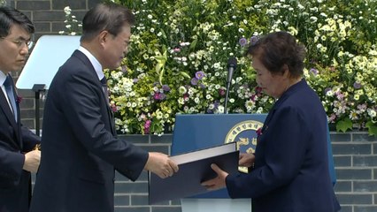 [인터뷰투데이] 33년 전 '6월 항쟁' 의미...처음 훈장 받은 '민주열사 부모들' / YTN