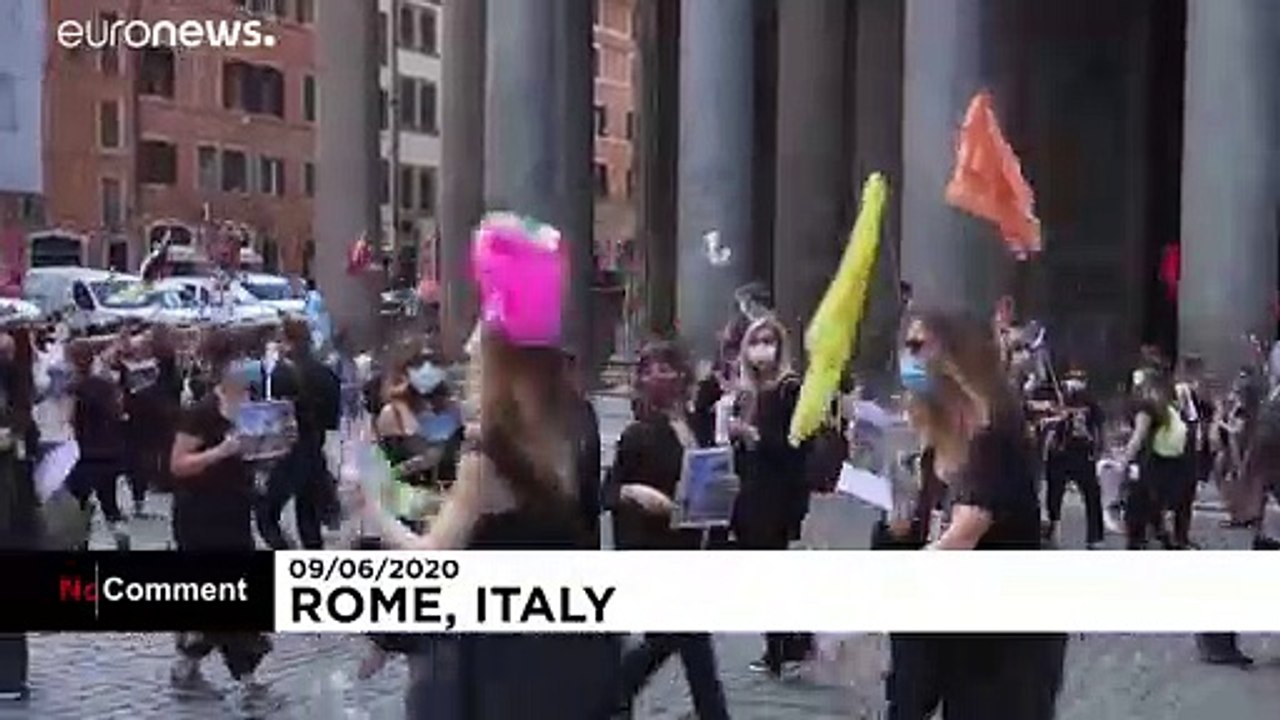 Rom: Flashmob von Reiseführern vor dem Pantheon