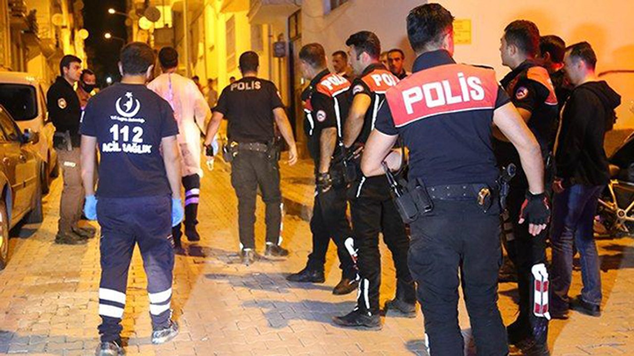 Koca, eşini ve kaynanasını bıçakladı, kaynanası da onu bıçakladı