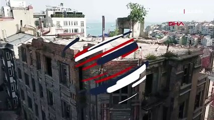 Beyoğlu'nda tarihi binanın duvarı çöktü: 3 yaralı