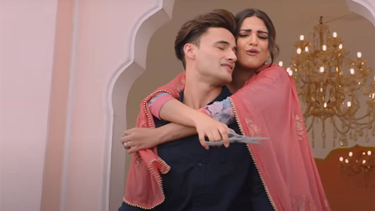 Khyaal Rakhya Kar Song out: Asim Riaz और Himanshi के गाने पर फैंस ने बोला ये | FilmiBeat