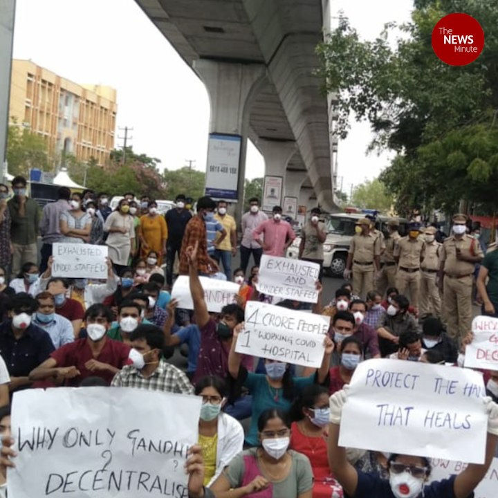 Doctors at Hyd’s Gandhi hospital stage protests after attack by COVID-19 victim’s kin