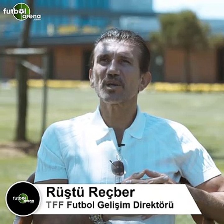 Rüştü Reçber'in hala oynamakta olan en beğendiği kaleci kim?