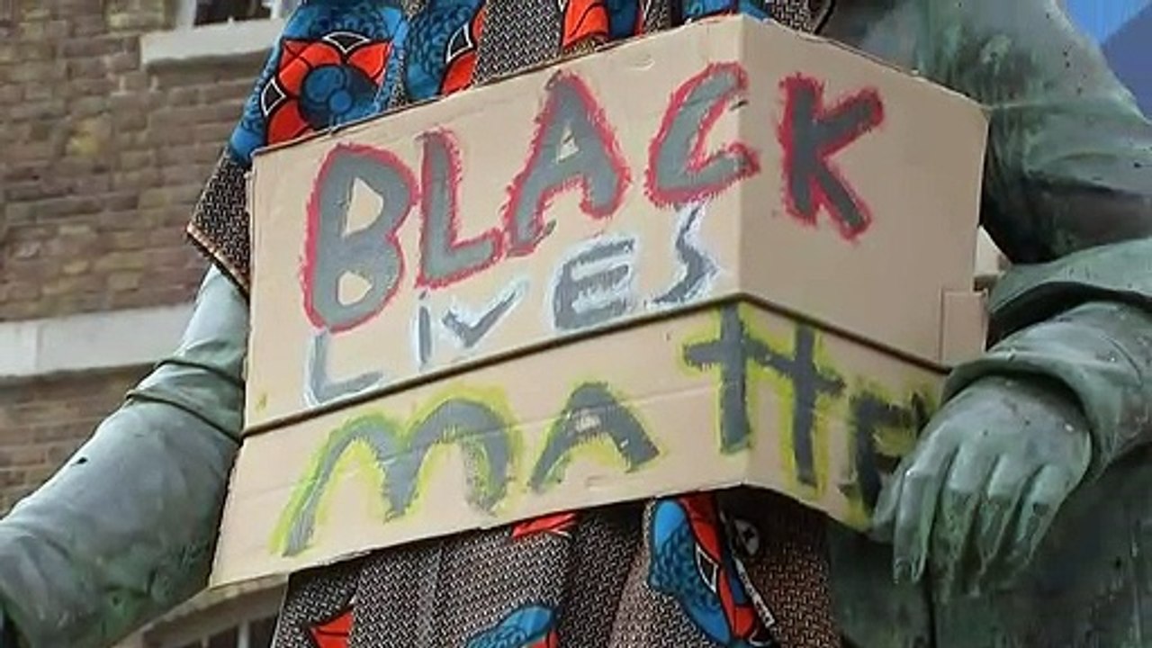 Statue of slave owner Robert Milligan removed from Docklands